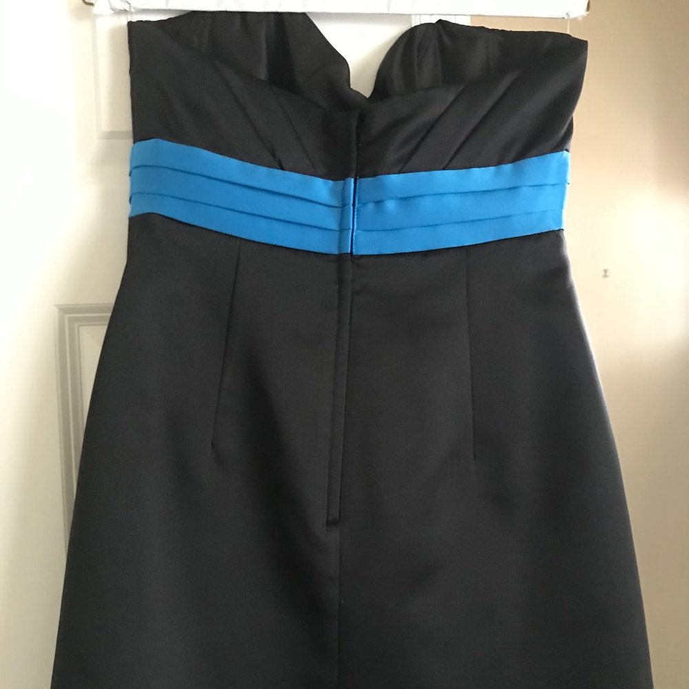 Dress - Picture 3 of 10